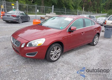2012 Volvo S60 T5 z USA, uszkodzony, nr VIN YV1622FS3C2044120
